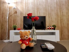 Loft, 1 Bedroom | Living room | Flat-screen TV - Establishment Bangsar Homestay (Kuala Lumpur)