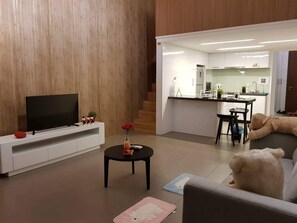 Loft, 1 Bedroom | Living room | Flat-screen TV - Establishment Bangsar Homestay (Kuala Lumpur)