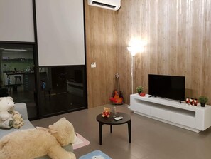 Loft, 1 Bedroom | Living room | Flat-screen TV - Establishment Bangsar Homestay (Kuala Lumpur)