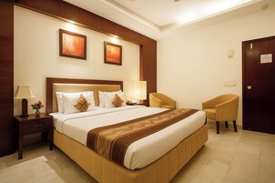 Habitación Deluxe | 1 dormitorio, ropa de cama de alta calidad, escritorio