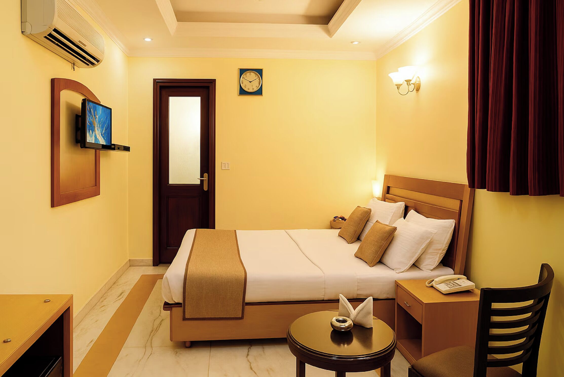 Foto - Hotel TJS Royale, Karol Bagh, 2 Mins from Metro