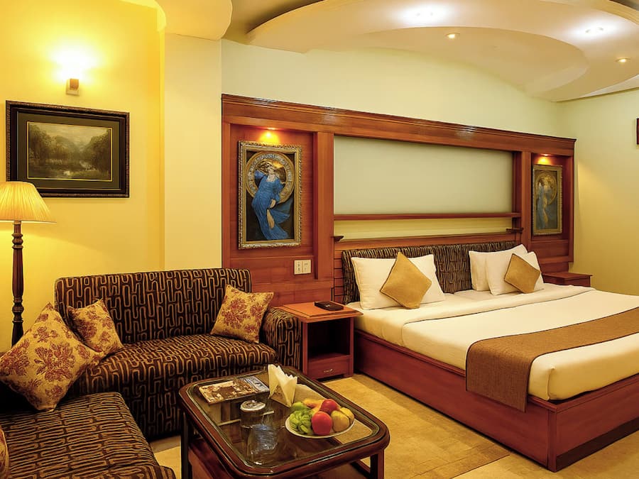 Super Deluxe Room | Premium bedding, desk, laptop workspace, blackout drapes