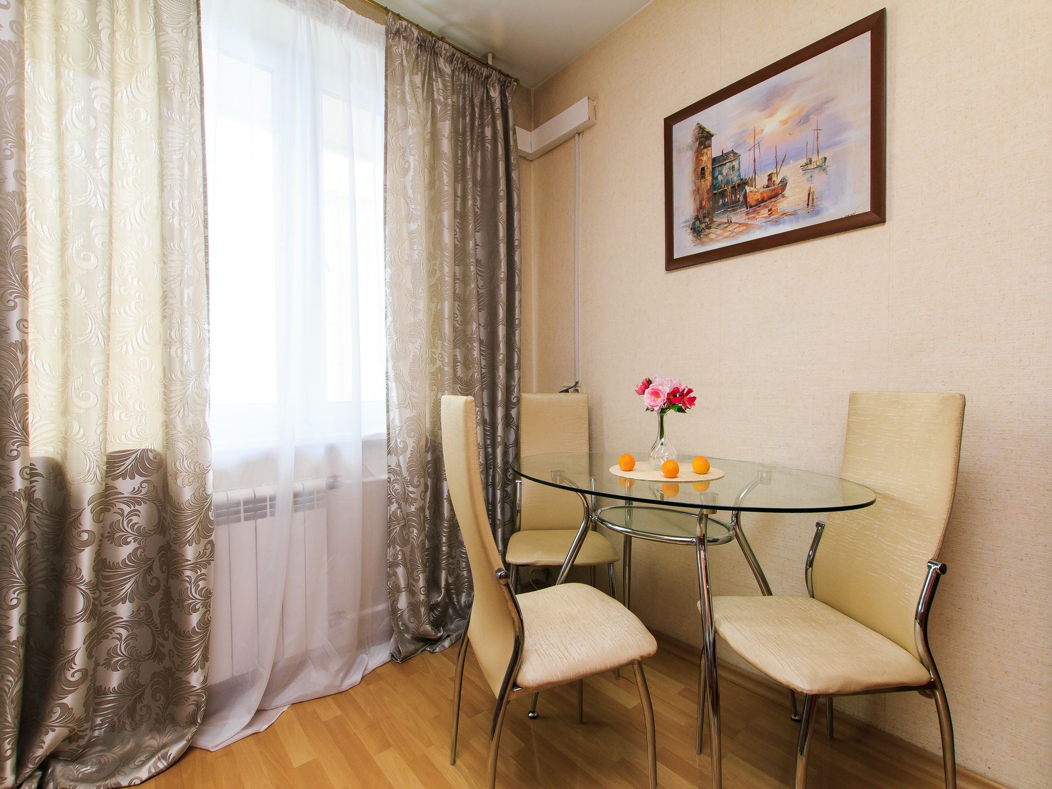 Apartment | Eigene Küche | Großer Kühlschrank, Mikrowelle, Ofen, Herdplatte