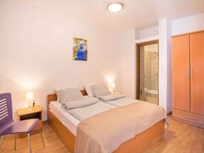 3 عدّة غرف نوم وخدمة الإنترنت