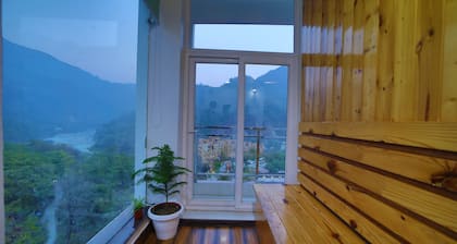 Kamay The Grand Alova