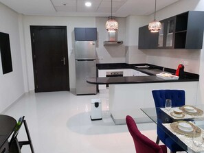 Apartment, 2 Bedrooms | Private kitchen