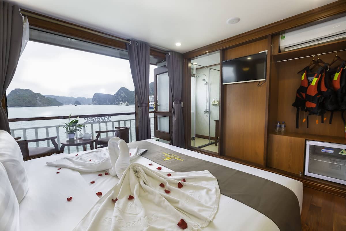 Deluxe-Zimmer, Balkon | Schreibtisch, Verdunkelungsvorhänge, kostenloses WLAN, Bettwäsche