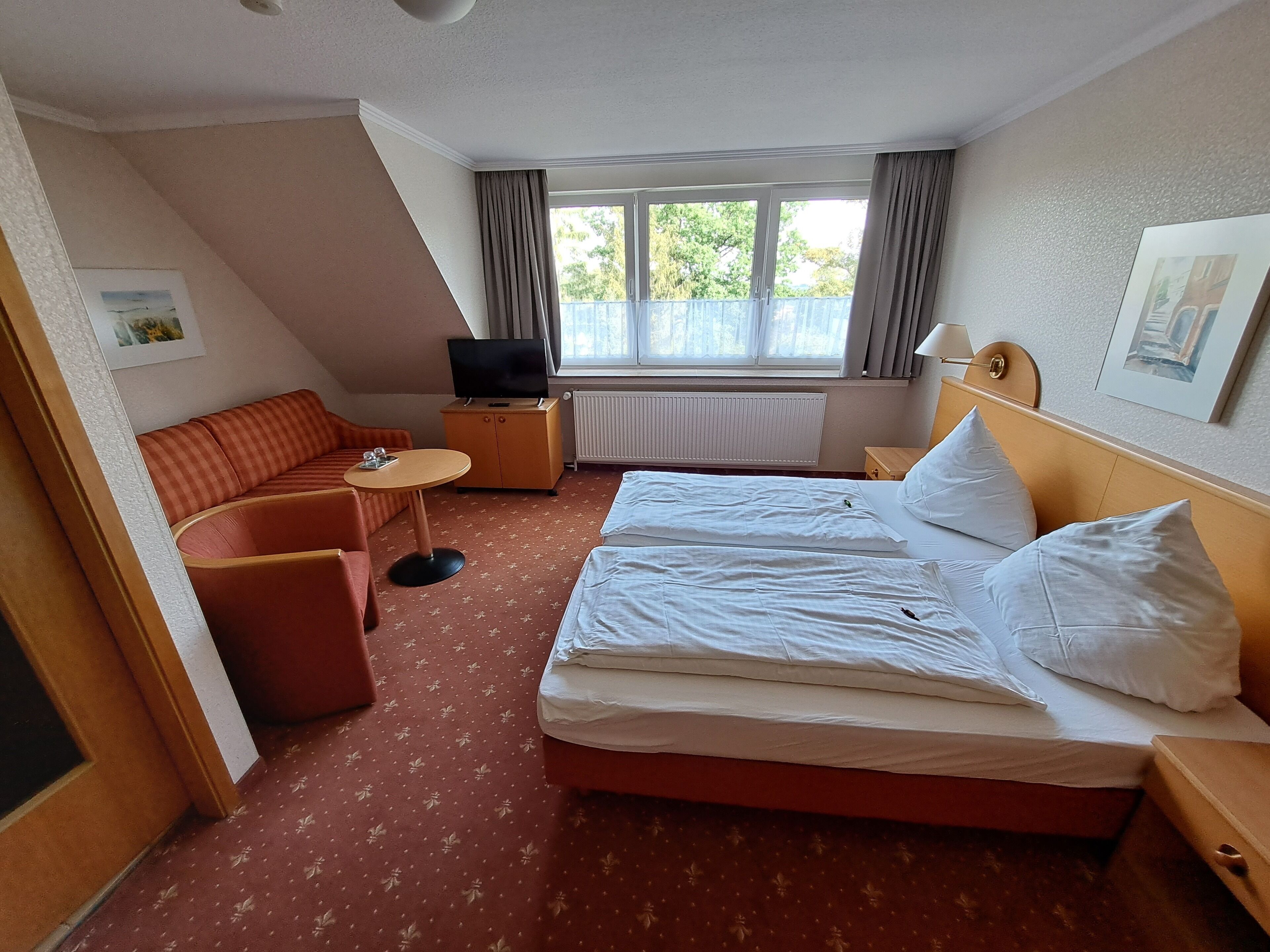 cots/infant beds, free wifi, bed sheets