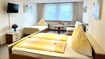 Triple Room | Cots/infant beds, free WiFi, bed sheets