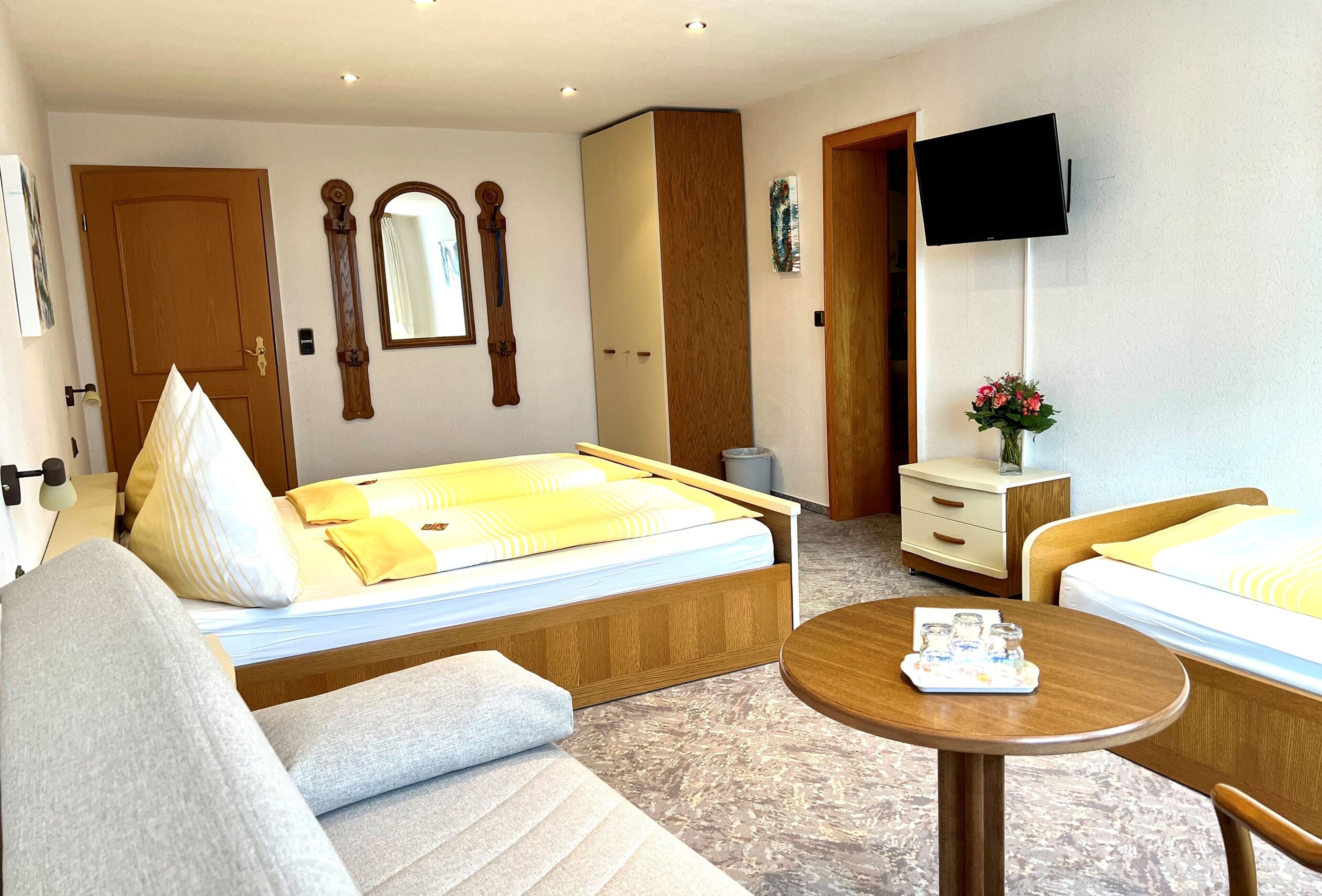 triple room | cots/infant beds, free wifi, bed sheets