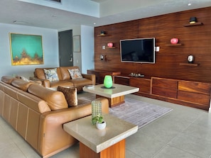 Smart TV, table tennis, books