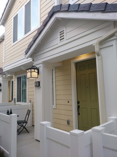 Price reduction!!! GATEWAY to CORONADO!
DOD, Military Welcome!