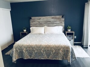 2 bedrooms, iron/ironing board, free WiFi, bed sheets - Bright, stylish retreat near the Foothills (Tucson)