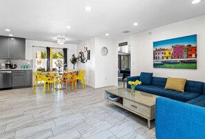 Smart TV, video games, DVD player, ping pong - Nicola Sun Palm Springs Vacation Home  (Palm Springs)
