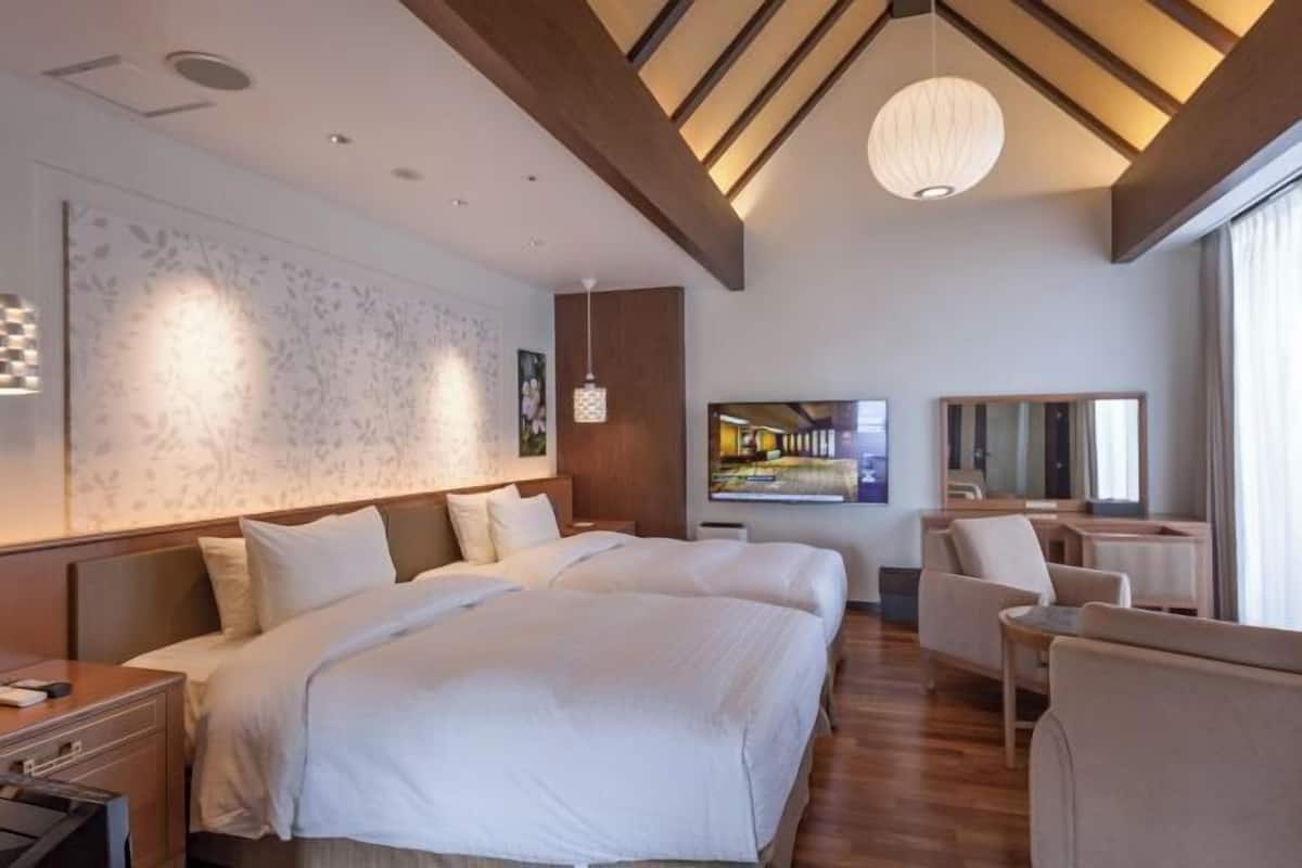In-room safe, desk, iron/ironing board, free WiFi