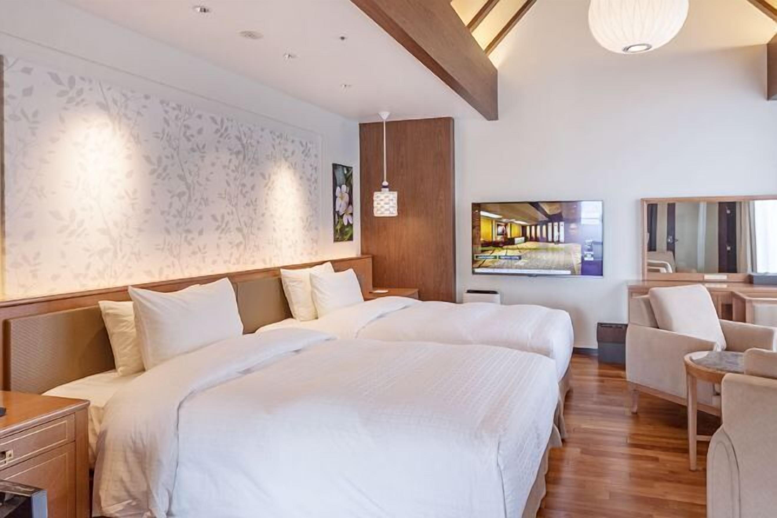ตู้นิรภัยในห้องพัก, โต๊ะทำงาน, เตารีด/โต๊ะรีดผ้า, Wi-Fi ฟรี
