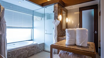 EXES Pool Villa Suite - SHURI, Non Smoking / Access to Lounge | Bathroom | Separate tub and shower, deep soaking tub, free toiletries, hair dryer