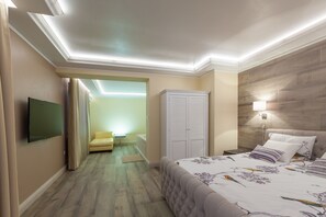 4 habitaciones, tabla de planchar con plancha y cunas gratuitas 