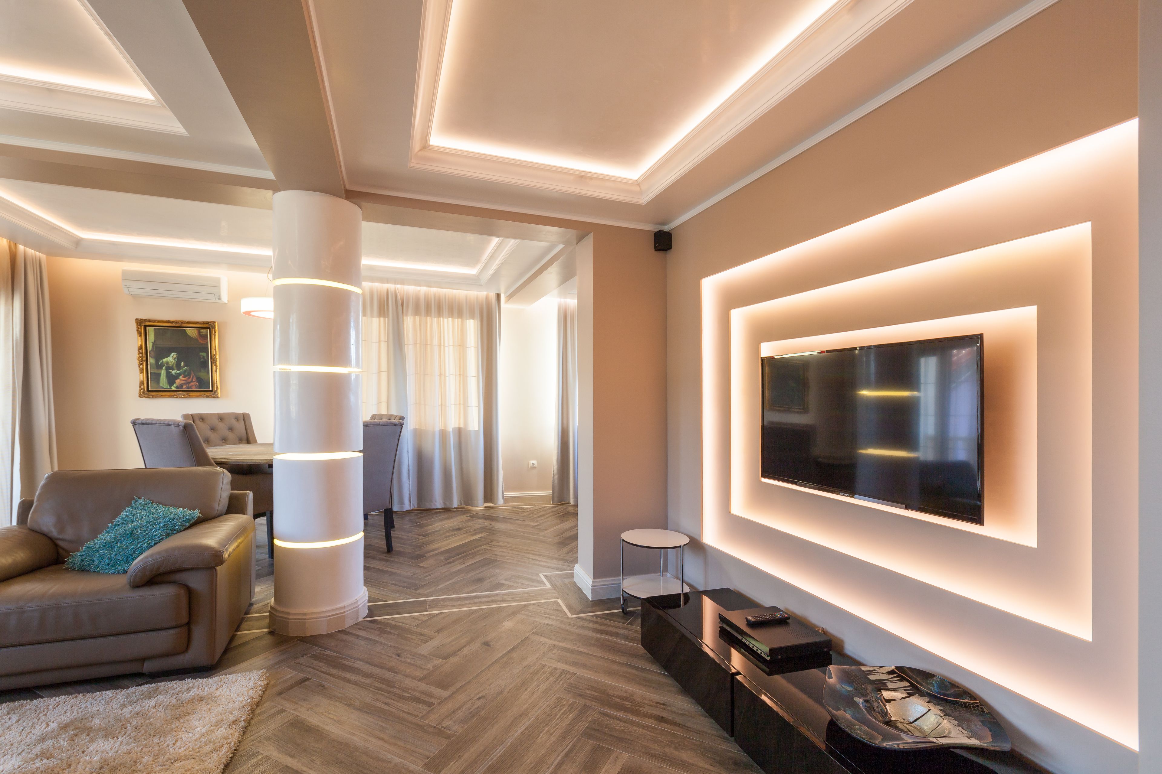 Deluxe Suite, 2 Bedrooms, Hot Tub, Mountain View | Living area | Flat-screen TV