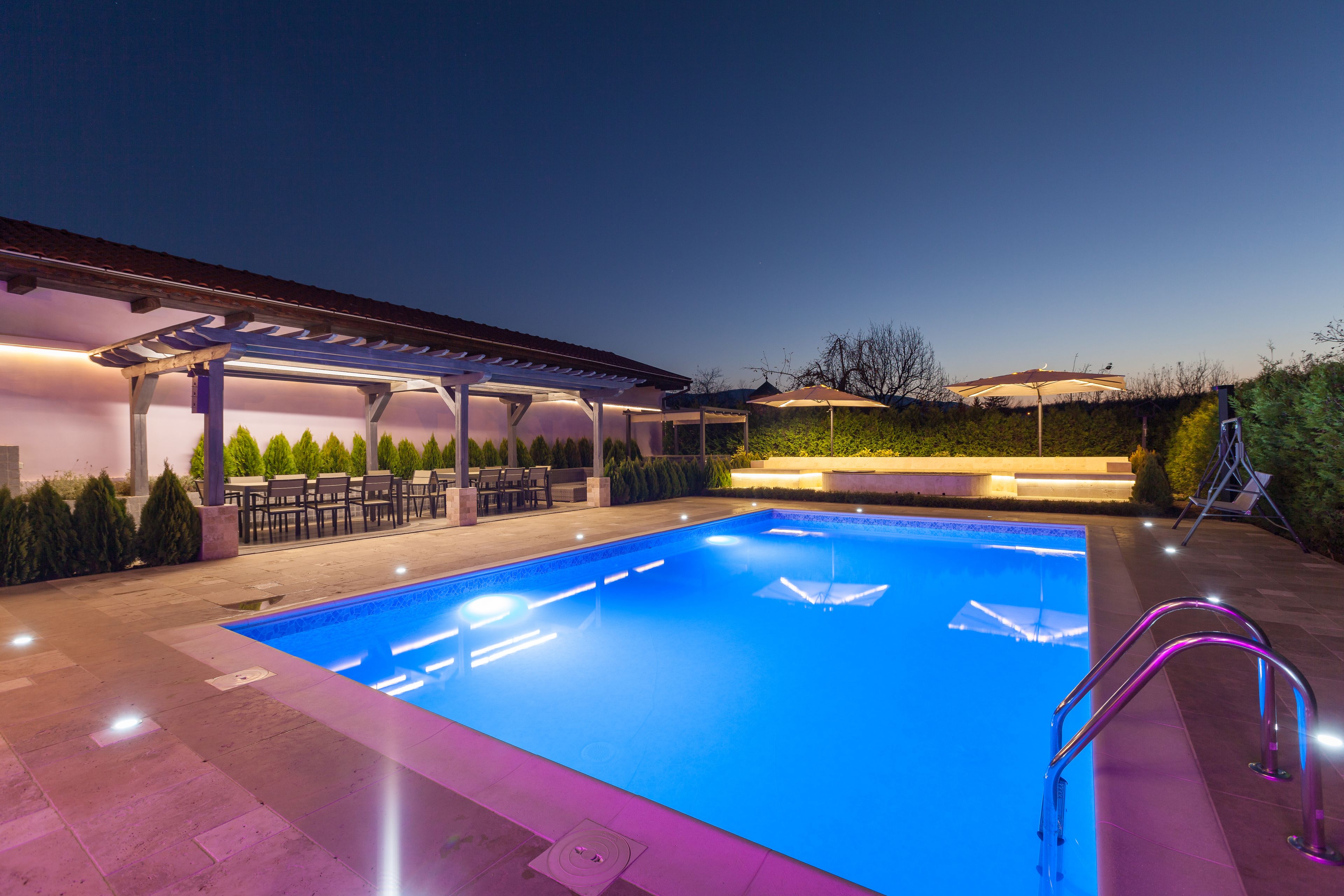 Seasonal outdoor pool, pool umbrellas, sun loungers