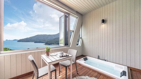Deep-soaking bathtub - Ruscello Pension (Geoje)