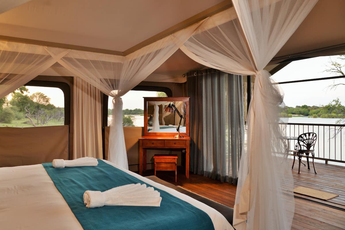 River View Room | 1 bedroom, in-room safe, desk, laptop workspace