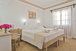 1 bedroom, Egyptian cotton sheets, premium bedding, pillow-top beds