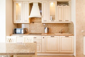 Standard Single Room, 1 Double Bed | Desk, soundproofing, iron/ironing board, free cribs/infant beds - Daudel Hotel Tyumen Centre (Tyumen)