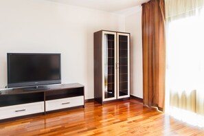 Superior tweepersoonskamer | Een bureau, geluiddichte muren, een strijkplank/strijkijzer