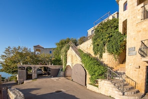 Front of property - Olive Resort (Petrovac)
