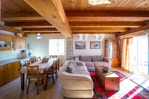 Superior Apartment, Sea View | Living area - Olive Resort (Petrovac)