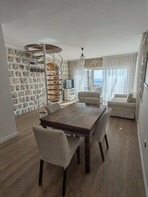 Economy Duplex, Sea View | Living area