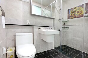 Townhome, 3 Bedrooms (35 PY) | Bathroom - Geoje Blueberry Pension (Geoje)