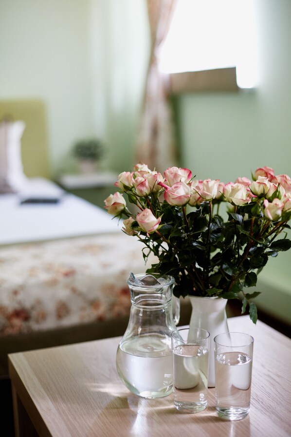 Basic Double Room | Desk, soundproofing, free WiFi, bed sheets - Kashirskaya Hotel Tyumen Centre (Tyumen)