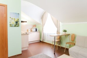 Standard Studio, 1 Double Bed | Desk, soundproofing, free WiFi, bed sheets - Kashirskaya Hotel Tyumen Centre (Tyumen)