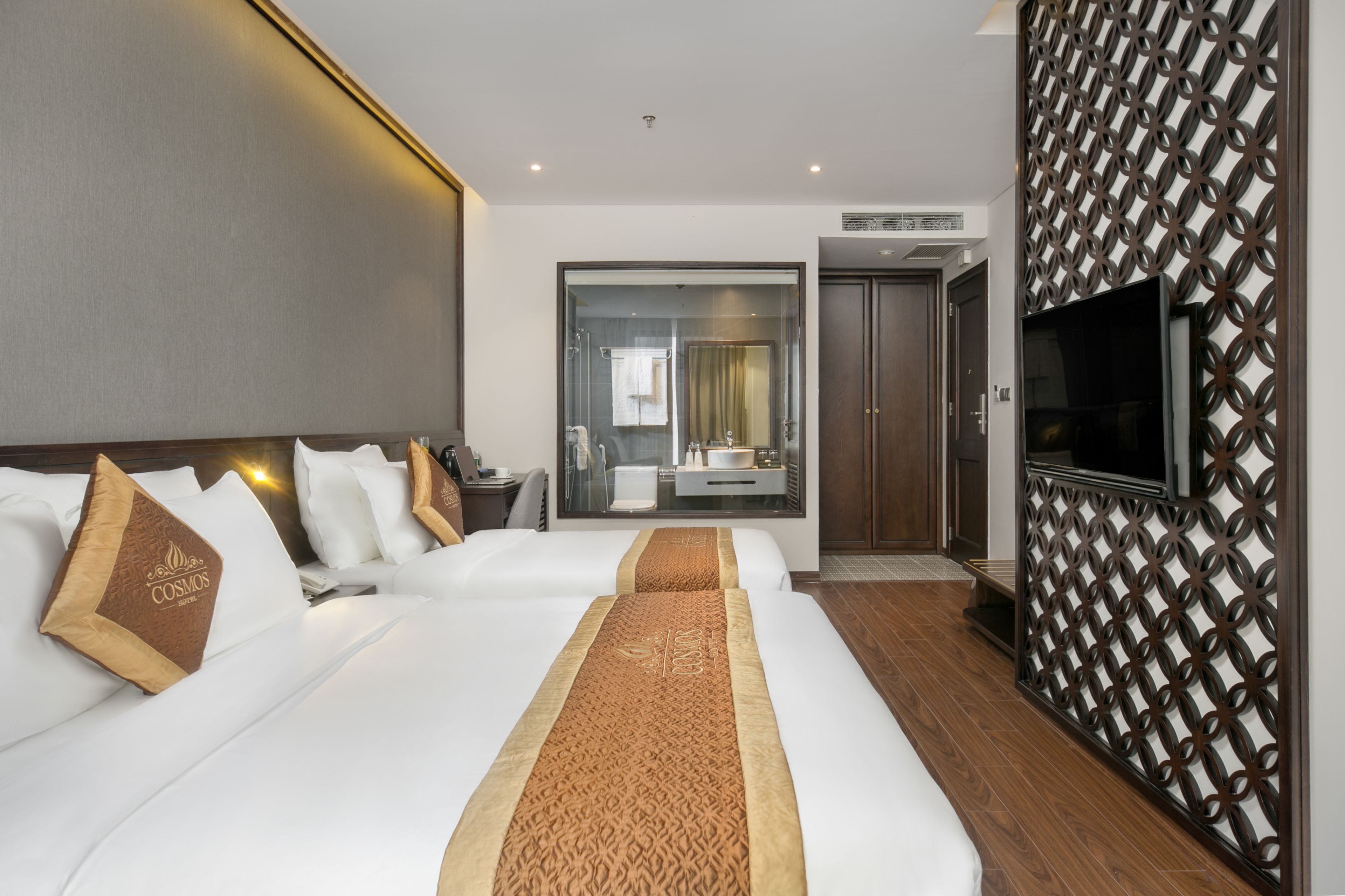 deluxe triple room | premium bedding, minibar, in-room safe, desk