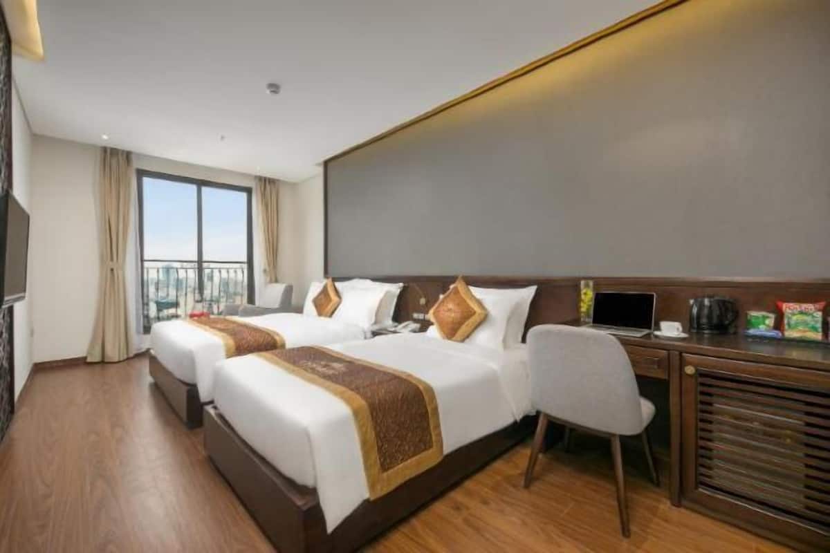 Premium bedding, minibar, in-room safe, desk