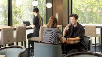 Lobby-Lounge