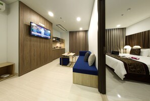 40-inch Smart TV with cable channels, TV