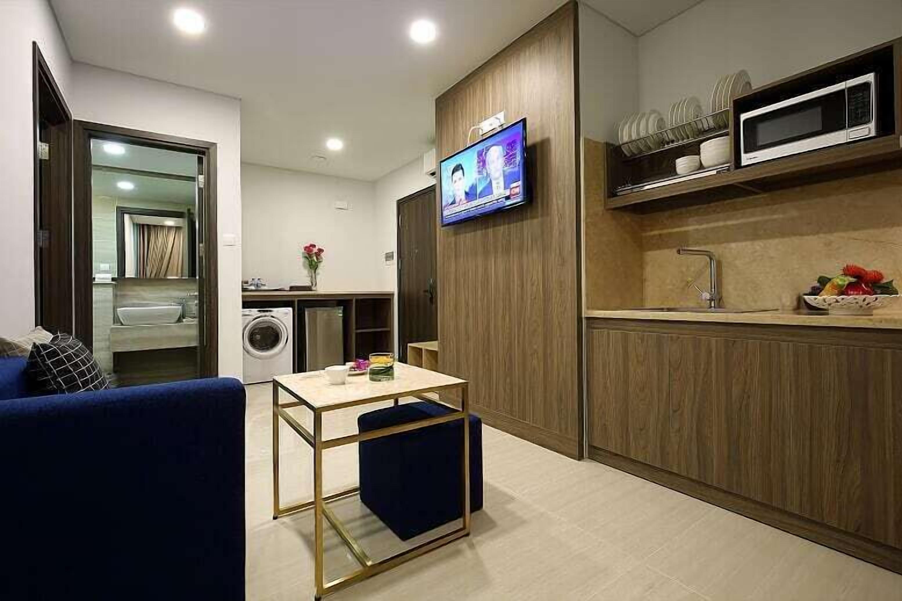 fridge, stovetop, electric kettle