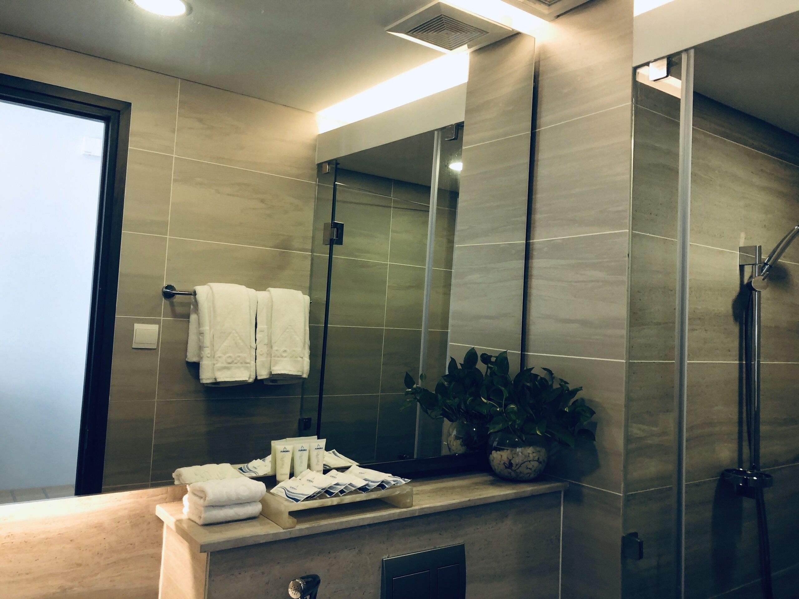 suites double balcony landmark view | bathroom | shower, free toiletries, hair dryer, bathrobes