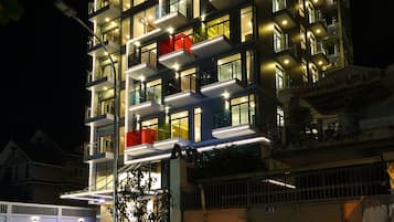 Vista frontal de la propiedad