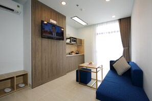 40-inch Smart TV with cable channels, TV - Aurora Western Village (Ho Chi Minh City)