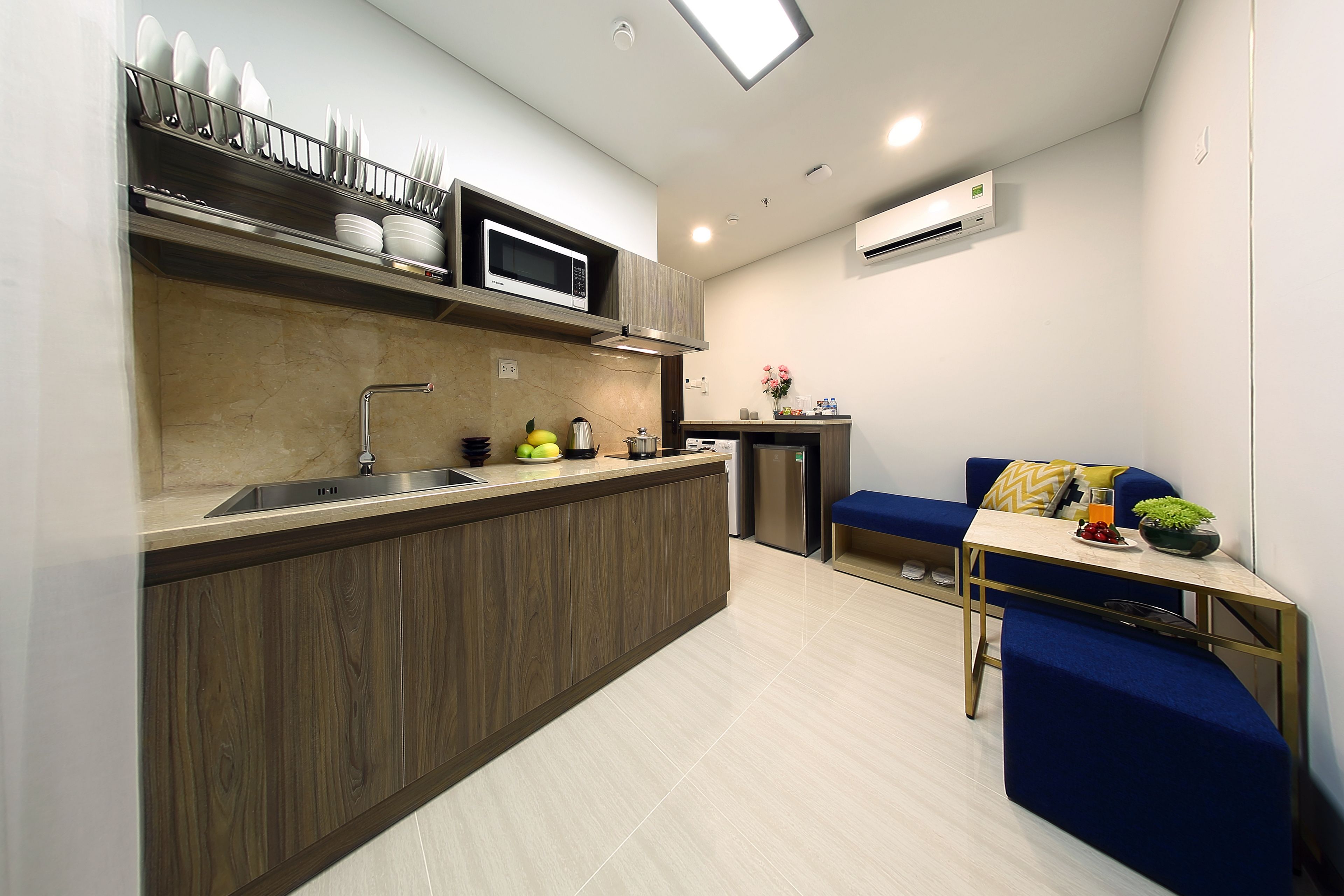 fridge, stovetop, electric kettle