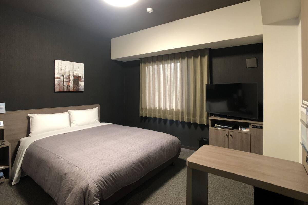 Bureau, Wi-Fi gratuit, draps fournis