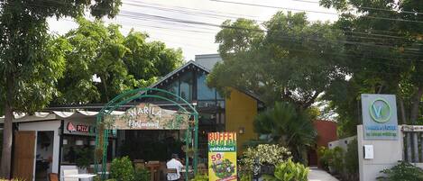 Fachada de la propiedad