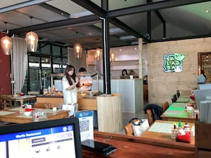 Daily buffet breakfast for a fee - Warila Hotel (Samut Prakan)