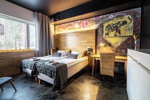 スタンダード ツインルーム ベッド (複数台) 禁煙 (Room 3) | 客室ごとに異なる装飾、遮光カーテン、WiFi (無料)、ベッドシーツ