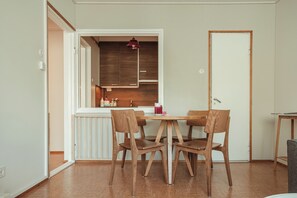 シティ アパートメント | ダイニングルーム