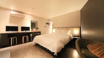 Standard Double Room | Desk, soundproofing, free WiFi